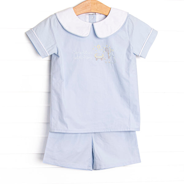 This set features short sleeves, a peter pan collar, and manager embroidery.
