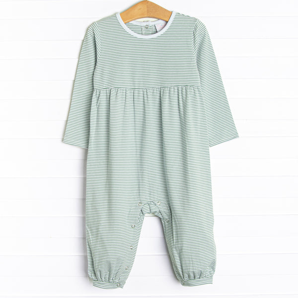  The Romper features long sleeves, snaps in the stride to make changing a breeze, and soft knit material. 