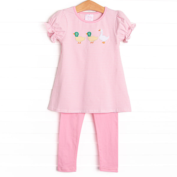 We tagged the cutest styles for you! This set features a pink striped print, puff sleeves, and two ducks and a goose applique. Coordinating pink leggings to match.