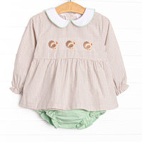  This set features tan gingham material, a turkey embroidered design, and a fun trimmed collar. 