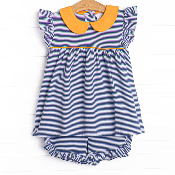 The set features a precious peter pan collar, navy blue stripes, and breathable knit material.