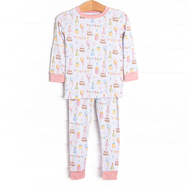  This set is made of the extremely soft, stretchy bamboo viscose fabric that feels like butter and features a pink birthday print. 