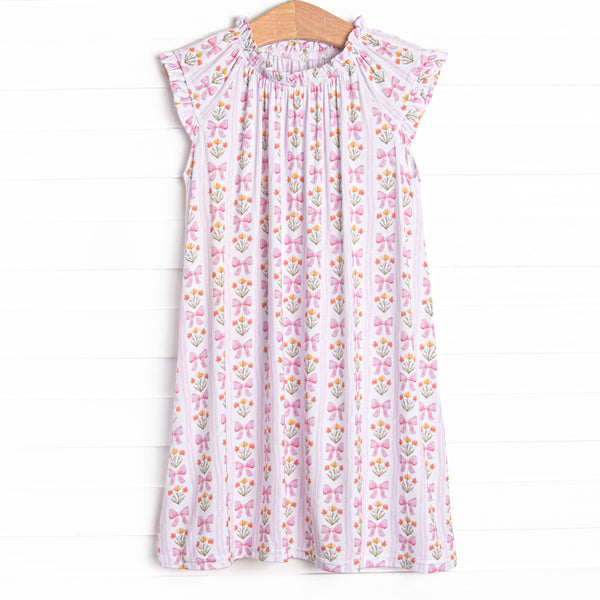 This gown is made of the extremely soft, stretchy bamboo viscose fabric that feels like butter and features a bow and floral print.