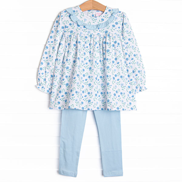  A long sleeve knit top in a blue floral print with a blue ruffle collar. Coordinating blue leggings to match. 